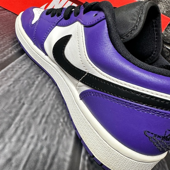 Jordan 1 Low Black Court Purple White US Men Size 8 - Picture 5 of 15